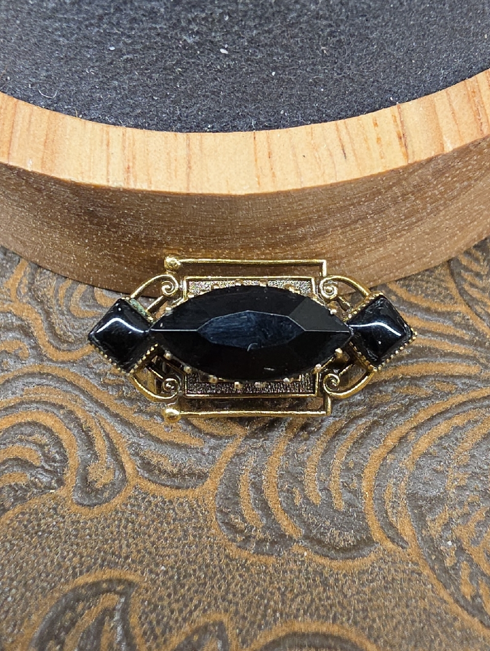 Vintage Original By Robert Gold-Tone Faceted Black Stone Women's Brooch Pin